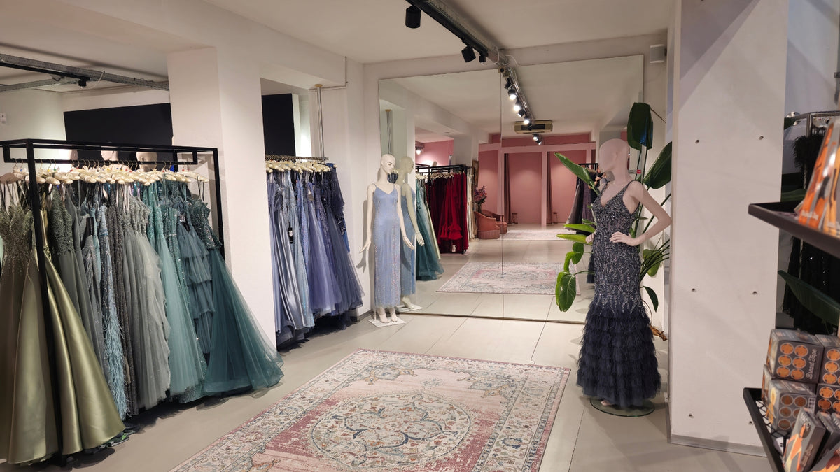 Sfeerbeeld op de gala afdeling van Dresses Boutique