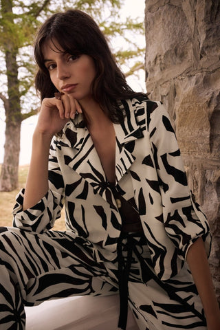 WovenGauzeTropicalPrintBoxyBlazer_BeigeMulti_2